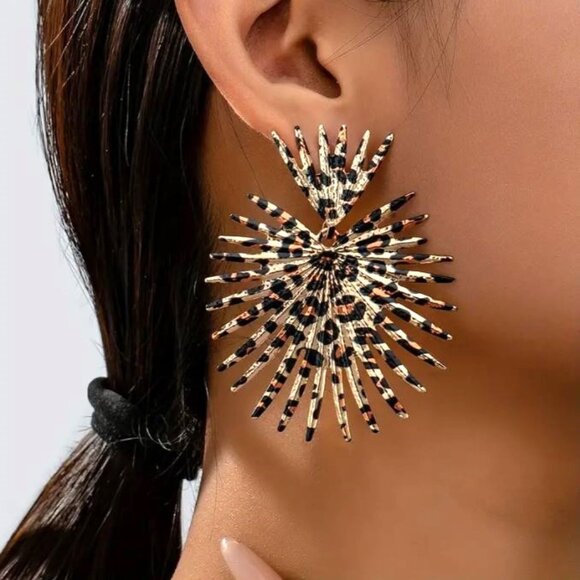 Boutique Jewelry - NEW Janis Retro Y2K Gold Leopard Fan Drop Spikey Heart Statement Earrings
